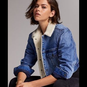 NWT Aritzia Denim Forum Tina Cropped Sherpa Jacket